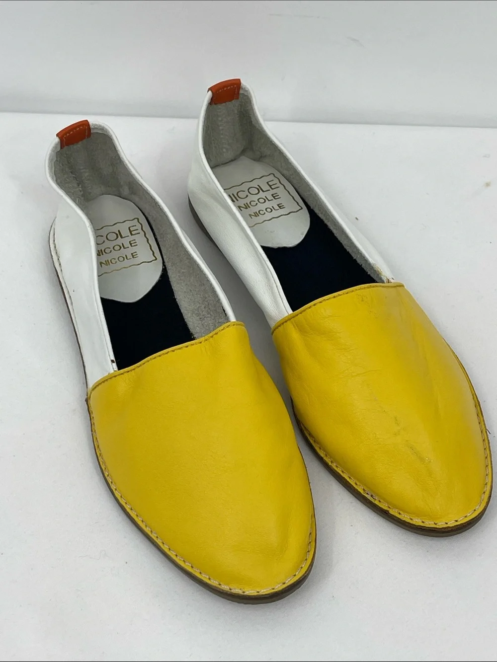 Nicole Raven SIZE 8.5 M yellow and White Leather Slip-On Loafers FIT NARROW
